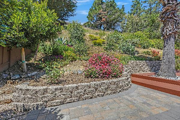 10 Banff Way, Pacifica CA: https://media.crmls.org/mediaz/58b52408-96d2-4f44-8564-aba92a4ff88a.jpg