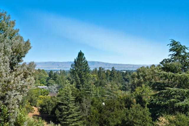 26960 Orchard Hill Lane, Los Altos Hills CA: https://media.crmls.org/mediaz/58b54c6e-65f6-4521-be14-b83fe0bef730.jpg
