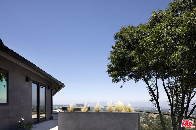 Drew Fenton | 16401 Mulholland Drive Los Angeles CA | MLS: 7706113