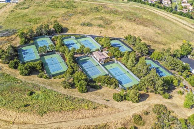 2030 Canyon Woods Drive, San Ramon CA: https://media.crmls.org/mediaz/58b593fc-3500-4742-83fe-32908ae257ab.jpg