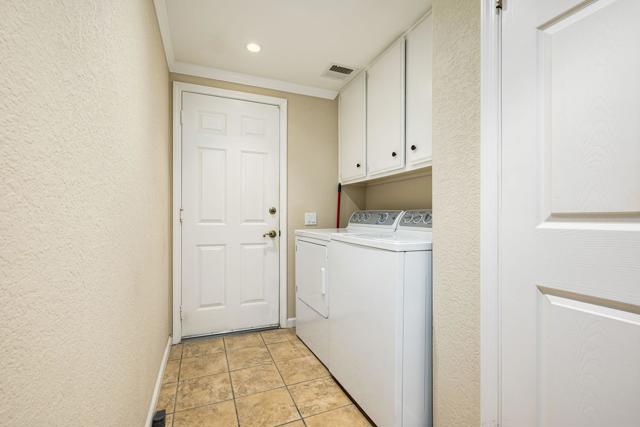 36 Maximo Way, Palm Desert CA: https://media.crmls.org/mediaz/58b5c5ad-bb21-4e2a-9bab-e9a2a8a7a68c.jpg