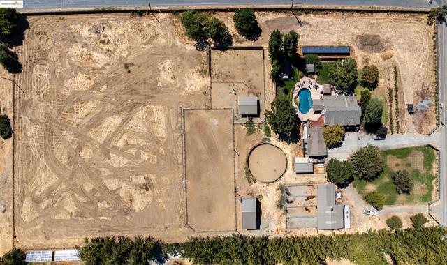 1600 Eden Plains Rd, Brentwood CA: https://media.crmls.org/mediaz/58b64e4b-62df-447a-8026-965475ef371a.jpg