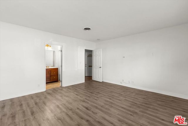 262 Macdonald Street, Pasadena CA: https://media.crmls.org/mediaz/58b6b7bc-d64f-456f-a384-aff70b766a0c.jpg