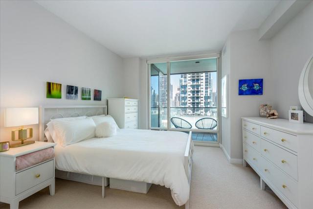 425 1st Street, San Francisco CA: https://media.crmls.org/mediaz/58b7a1c3-426f-452a-b3fd-14a1ed84bded.jpg