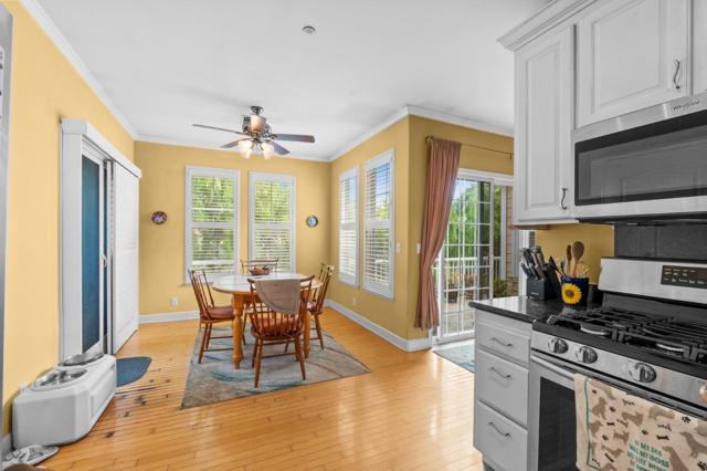376 Sterling Way, San Rafael CA: https://media.crmls.org/mediaz/58b7ce25-9ab6-48a0-9169-c7576c762883.jpg