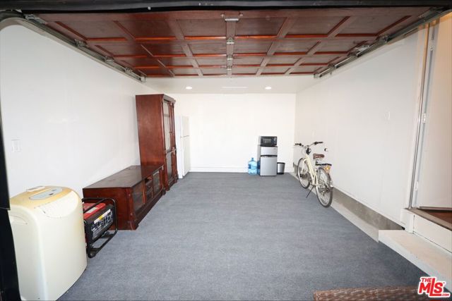 1855 Corinne Avenue, Long Beach CA: https://media.crmls.org/mediaz/58b83ae1-02ce-4268-961c-336f9d6fd59d.jpg