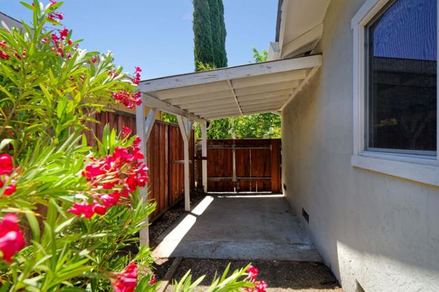 7068 Brooktree Way, San Jose CA: https://media.crmls.org/mediaz/58b86bf7-4e3b-485e-9e3d-29f20c13d5db.jpg
