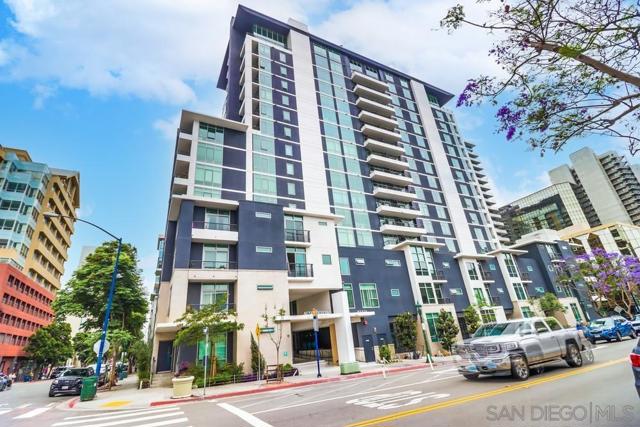 425 W W Beech St, San Diego CA: https://media.crmls.org/mediaz/58b87127-08fe-49b9-8821-7d0d0769848f.jpg