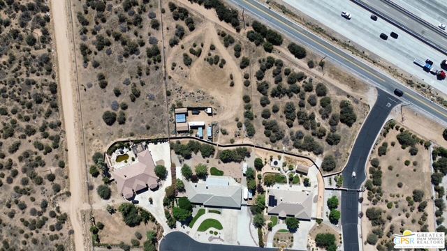 6950 Oak View Court, Oak Hills CA: https://media.crmls.org/mediaz/58b884c2-fe1c-4ffc-8b35-b8e04f295e55.jpg