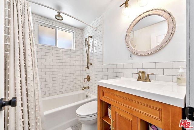 Image 15 of 42 For 5541 Marcella Avenue