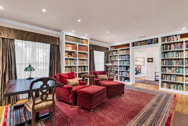 1313 E Palm Street, Altadena CA: https://media.crmls.org/mediaz/58b8dc36-9cdc-4679-b013-9f3920e2fbc9.jpg