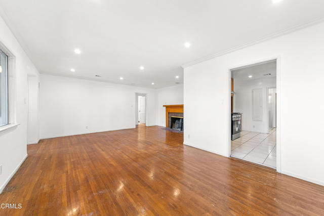 Detail Gallery Image 7 of 25 For 5512 Vantage Ave, Valley Village,  CA 91607 - 2 Beds | 2 Baths