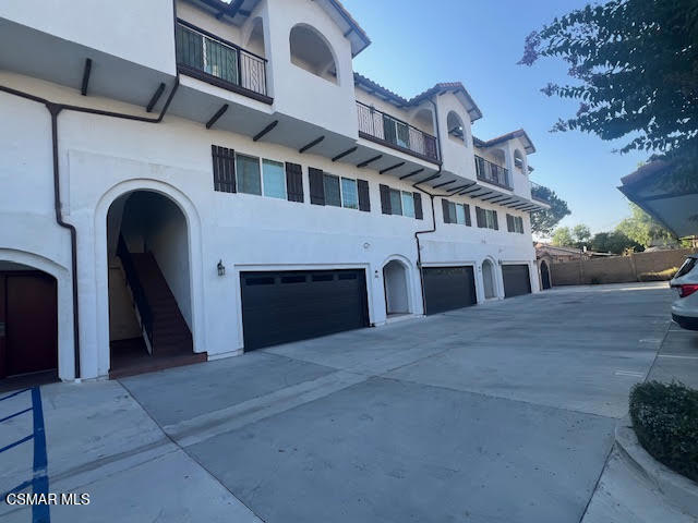 1755 Heywood Street, Simi Valley CA: https://media.crmls.org/mediaz/58ba08a4-d55e-4242-8c59-911e1b40bd13.jpg