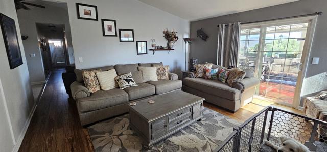 Home for Sale in Lakeside