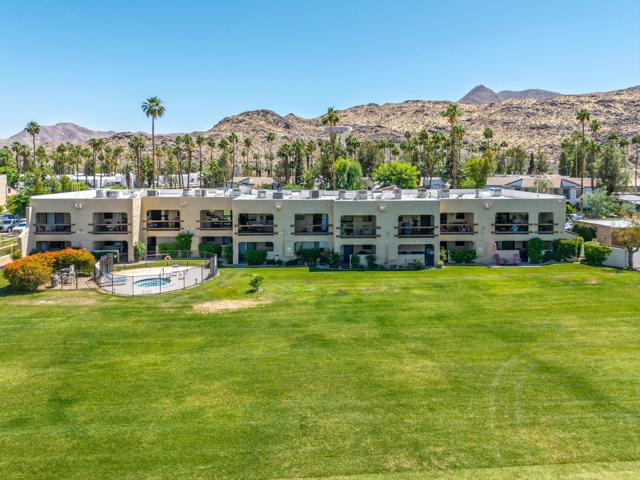 5300 E Waverly Drive, Palm Springs CA: https://media.crmls.org/mediaz/58bb8617-fae7-4535-b71b-b444c66e23fe.jpg