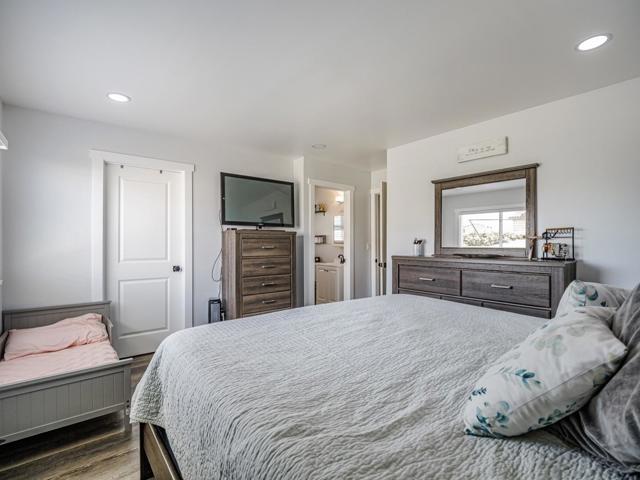 27 Burchell Avenue, Freedom CA: https://media.crmls.org/mediaz/58bbce3b-2961-4f47-9921-83ae349256fb.jpg