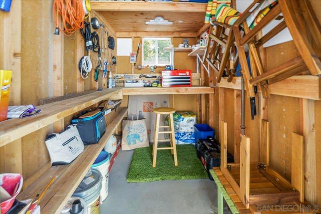 7241 San Luis St, Carlsbad CA: https://media.crmls.org/mediaz/58bbcf9a-dade-4dc2-8388-ab7582f58e8c.jpg