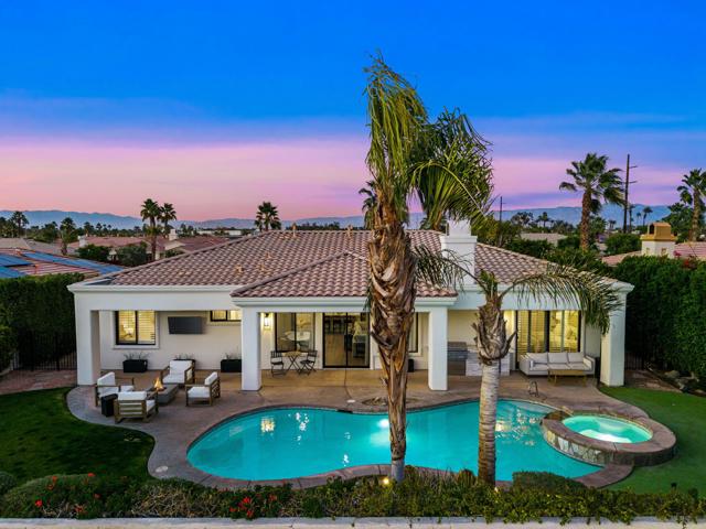 33 Calle La Reina, Rancho Mirage CA: https://media.crmls.org/mediaz/58bc10dc-0fa3-428a-8c9a-42fd15ce1af9.jpg
