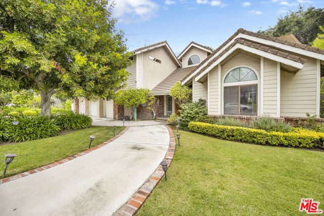 2200 Shenandoah Lane, Glendora CA: https://media.crmls.org/mediaz/58bc8719-8be2-46c7-a718-58f96cc63bd5.jpg