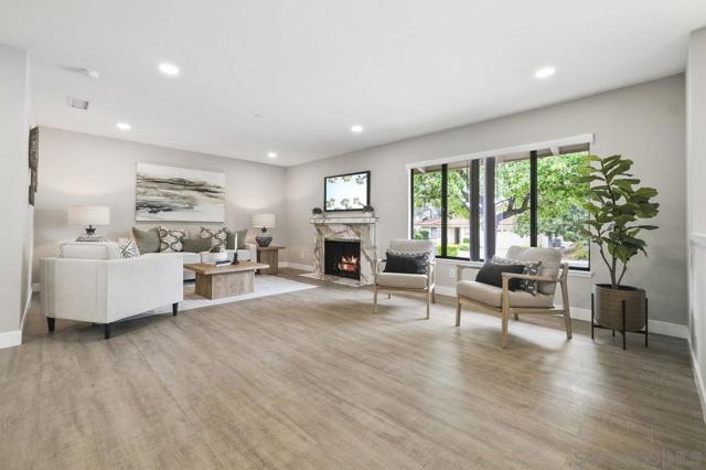 12516 Camino Vuelo, San Diego CA: https://media.crmls.org/mediaz/58bcfd58-6491-4f1d-8200-d1166e12ea3c.jpg