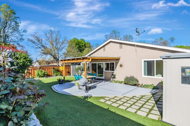 305 Vineyard Drive, San Jose CA: https://media.crmls.org/mediaz/58bd0f7d-b37f-4585-9446-083350030562.jpg
