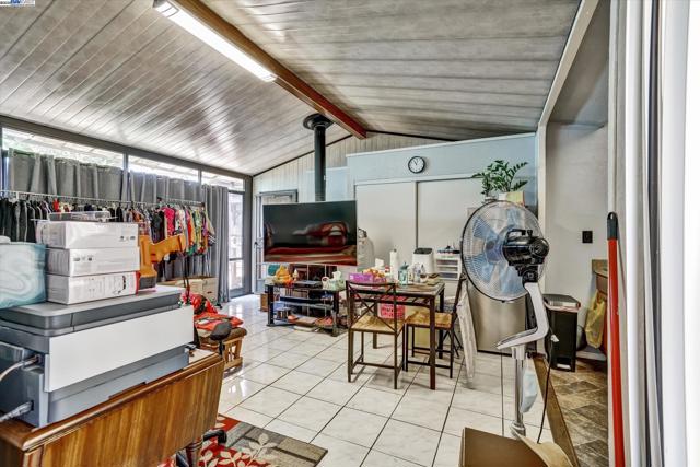 4909 Romeo, Fremont CA: https://media.crmls.org/mediaz/58be150d-0368-4b4e-9b9c-ce5938d74be8.jpg