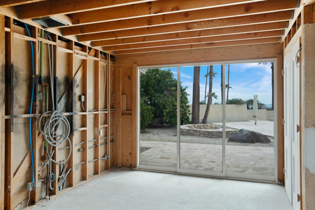 925 W Coronado Avenue, Palm Springs, CA 92262