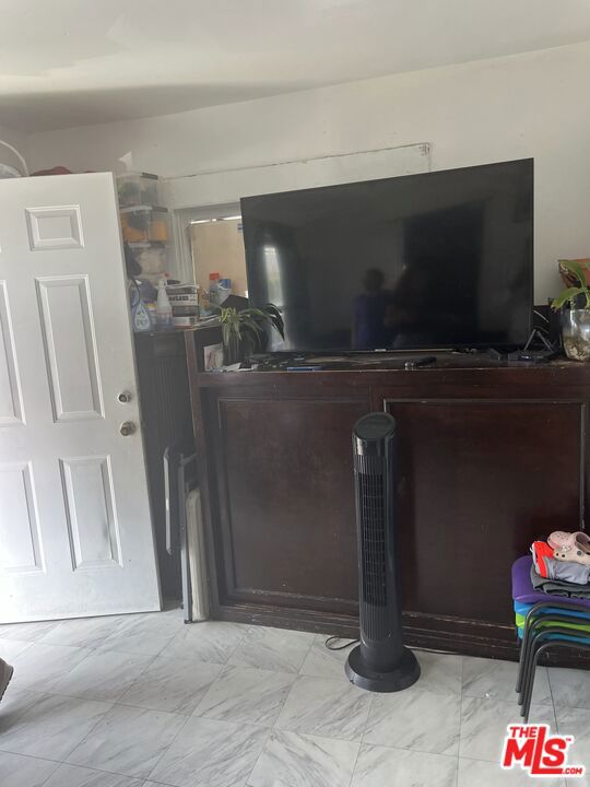 619 W Cherry Street, Compton CA: https://media.crmls.org/mediaz/58becc5a-91fe-458c-8bf9-0a12792a3c83.jpg