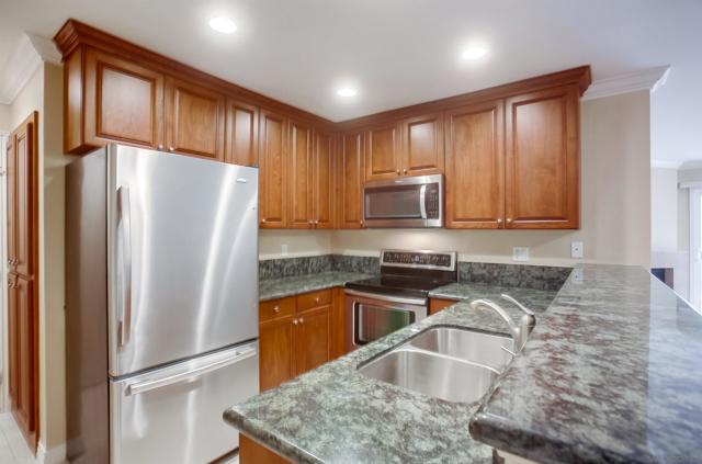 3513 Caminito Sierra, Carlsbad CA: https://media.crmls.org/mediaz/58bf3c88-67b5-4a95-b728-c5df28b348f0.jpg