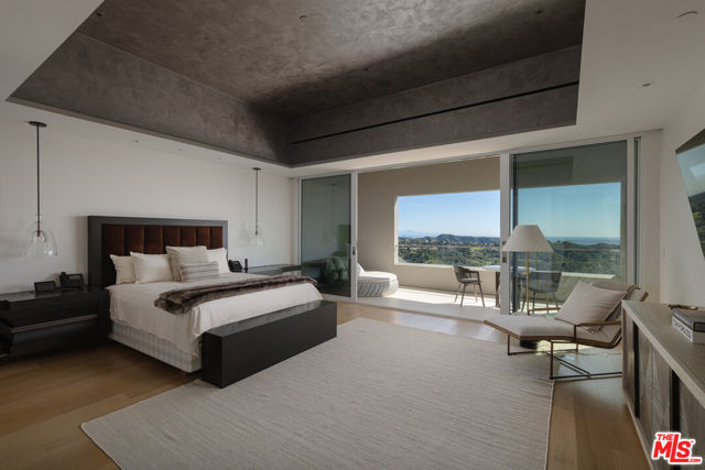 15210 Antelo Place, Los Angeles CA: https://media.crmls.org/mediaz/58bf96cf-be03-4402-8687-2cbb477da04d.jpg