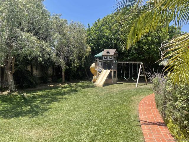 1706 Grandview St., Oceanside CA: https://media.crmls.org/mediaz/58bfa508-b2e1-40e7-8666-51f478f12801.jpg