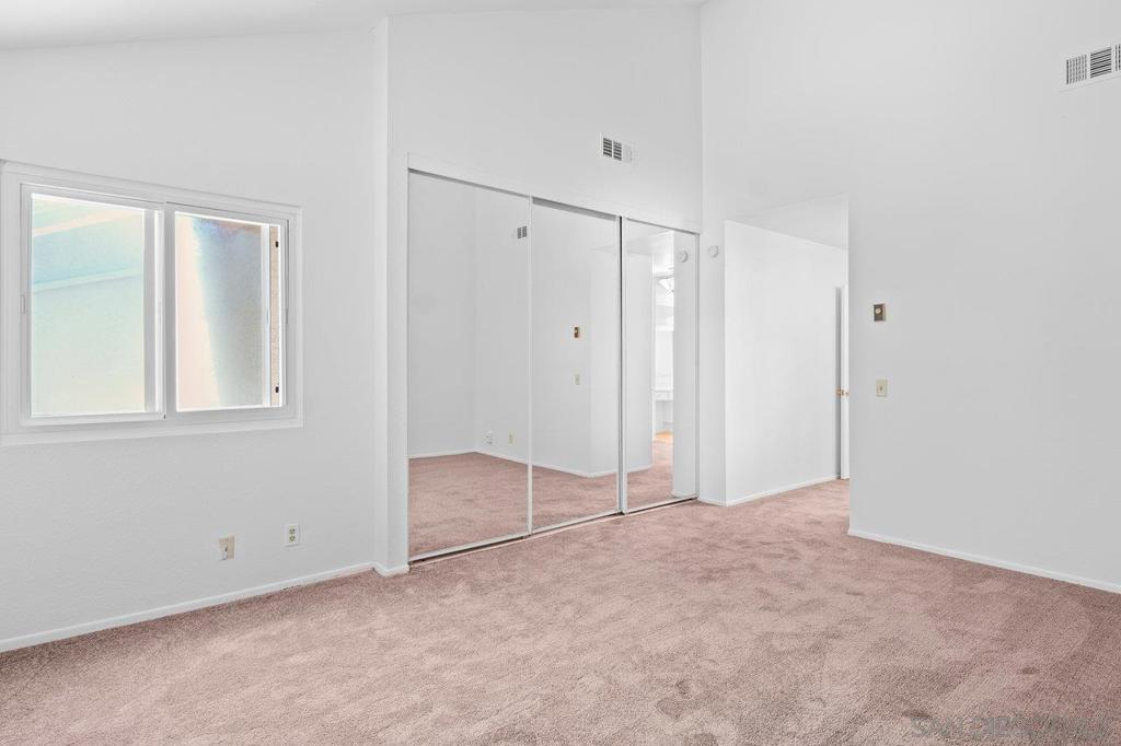https://media.crmls.org/mediaz/58bfec97-8d78-4210-9688-9b94ea28eb3b.jpg?preset=X-Large