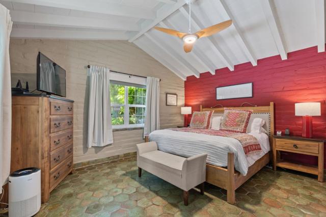 690 Torwood Lane, Los Altos CA: https://media.crmls.org/mediaz/58c0b9b2-9661-4b74-895f-941261fba989.jpg