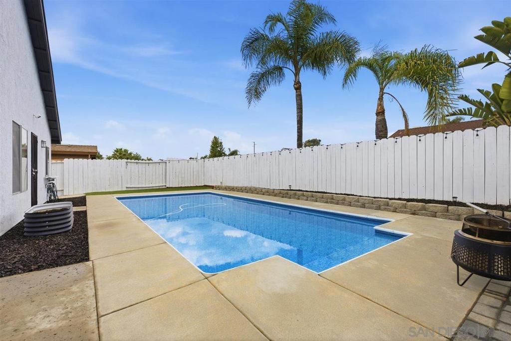 MLS #250044436SD image #23