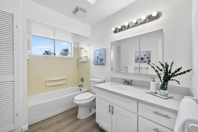 18848 Eisenhower Street, Salinas CA: https://media.crmls.org/mediaz/58c245f7-ef5c-4d8d-bfc1-3bbe065306c7.jpg