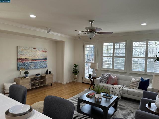 Image 6 of 29 For 518 Silver Maple Dr