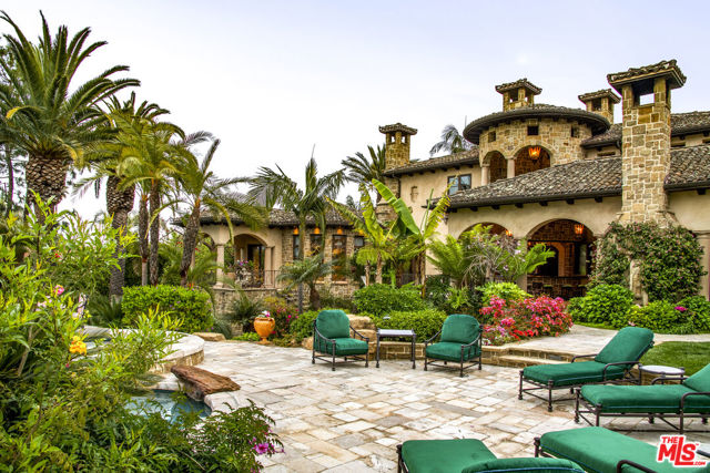427 La Marina Drive, Camarillo CA: https://media.crmls.org/mediaz/58c2e4d7-b53f-46dc-943b-06ba118adb44.jpg