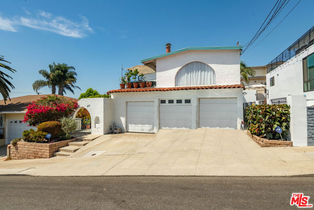 831 13th Street, Hermosa Beach, California 90254, ,Residential Income,Sold,13th,22194461