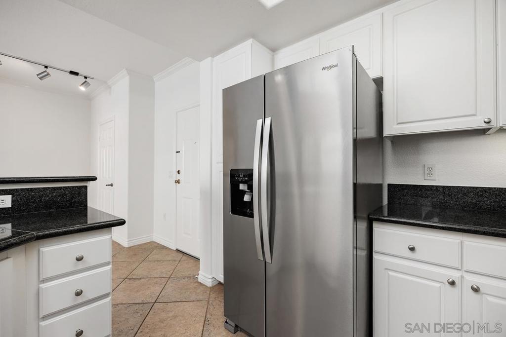 9263 Regents Rd - photo 10