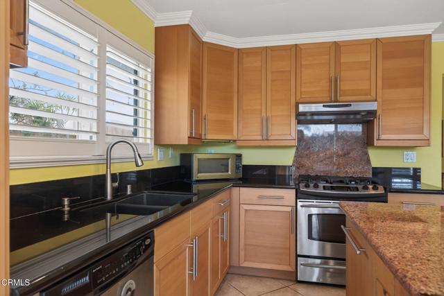 Detail Gallery Image 13 of 31 For 207 Camino Leon, Camarillo,  CA 93012 - 3 Beds | 2 Baths