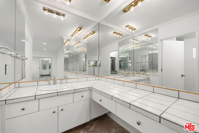 222 7th Street, Santa Monica CA: https://media.crmls.org/mediaz/58c46f5a-fc68-4f0f-80c6-620562cc0d7e.jpg