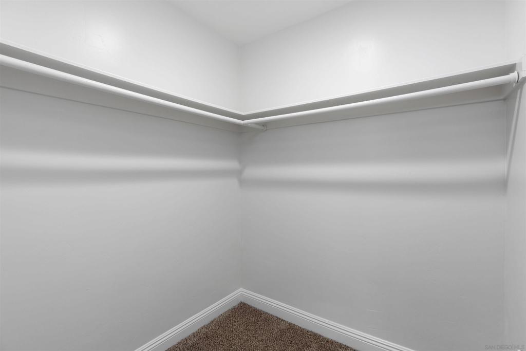 https://media.crmls.org/mediaz/58c4eccc-a9f9-4bd8-85f8-c04074a10f86.jpg?preset=X-Large