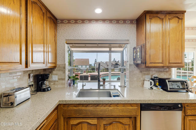 18128 Sandringham Court, Porter Ranch CA: https://media.crmls.org/mediaz/58c5731e-5342-4b92-8b3f-f75efdaac7fe.jpg