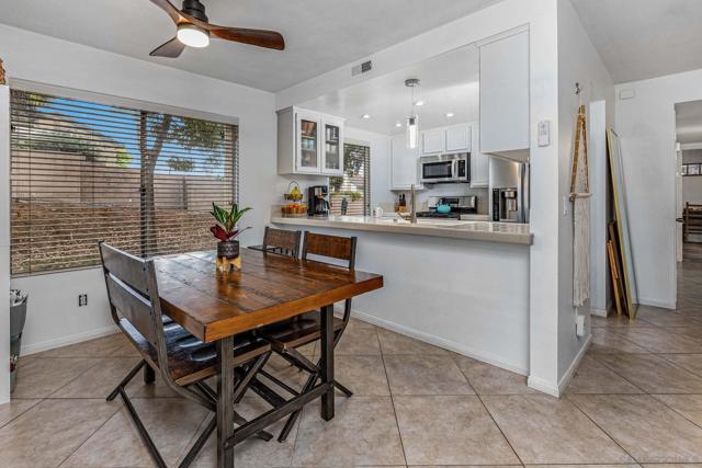 1146 Grape St, San Marcos CA: https://media.crmls.org/mediaz/58c6029d-4523-4c7a-9a37-ccf31db7efc8.jpg