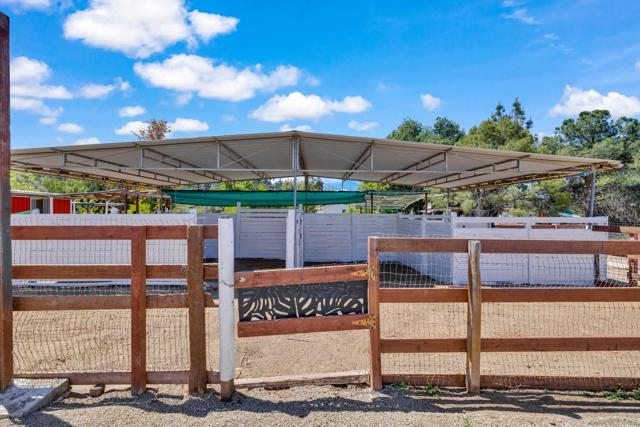 13918 Putney Rd, Poway CA: https://media.crmls.org/mediaz/58c65c28-1815-4514-988e-c37a453dd44c.jpg