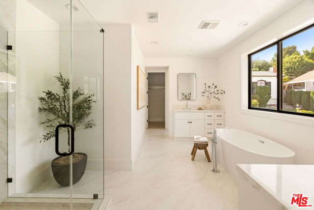 1615 N Coronado Street, Los Angeles CA: https://media.crmls.org/mediaz/58c65c5f-bbeb-4b66-9c2e-b2009bac62a1.jpg