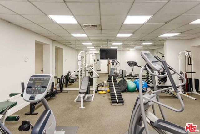 12218 Montana Avenue, Los Angeles CA: https://media.crmls.org/mediaz/58c665d8-4268-4c08-a7f5-47559c941ec9.jpg