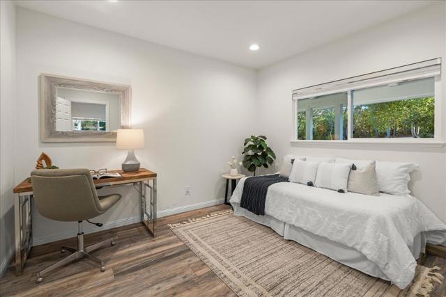 12272 Windsor Court, Los Altos Hills CA: https://media.crmls.org/mediaz/58c6cd81-3864-4874-b866-1aa7c64cfb0e.jpg