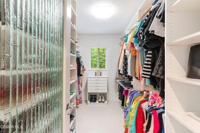 775 Parmenter Avenue, Thousand Oaks CA: https://media.crmls.org/mediaz/58c6f215-ea23-4559-a014-5923bd17f2ce.jpg