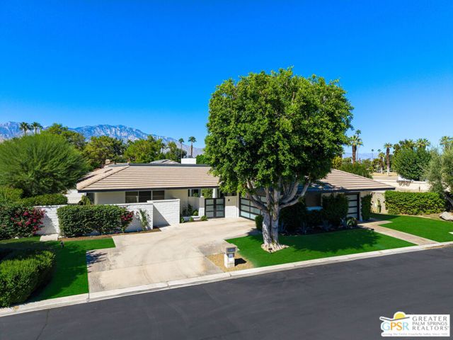 30 Mayfair Drive, Rancho Mirage CA: https://media.crmls.org/mediaz/58c6f9a2-f7c5-48df-ad0b-01f6fa7baa30.jpg